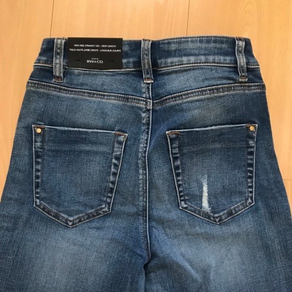 NEW RW&CO. High-rise Straight Leg Crop Blue Jeans - Picture 5 of 6